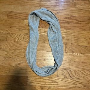 A grey scarf
